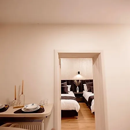Onyx Luxury Bedroom 5*